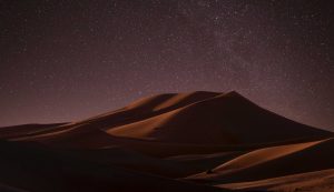 Merzouga te puede brindar una noche maravillosa en su desierto